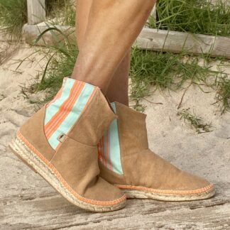 Botín camel con tonos fluor y suela de yute modelo Tarifa Beach